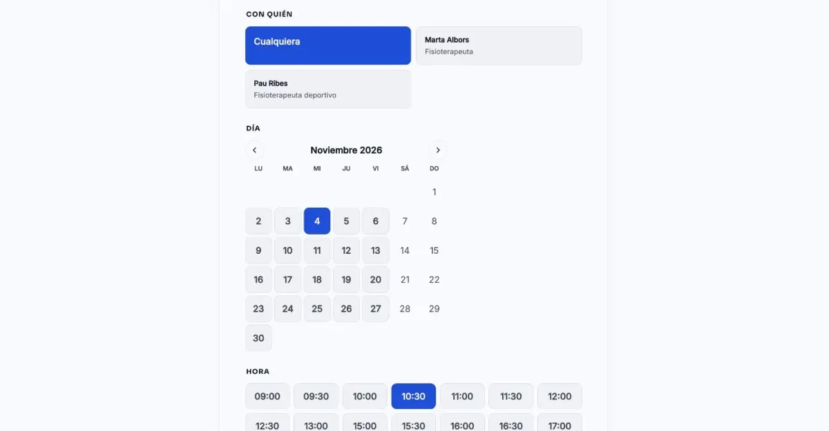 Bloque de reserva online de una clínica: el cliente elige con quién, un día libre en el calendario de noviembre y una hora entre las que quedan libres
