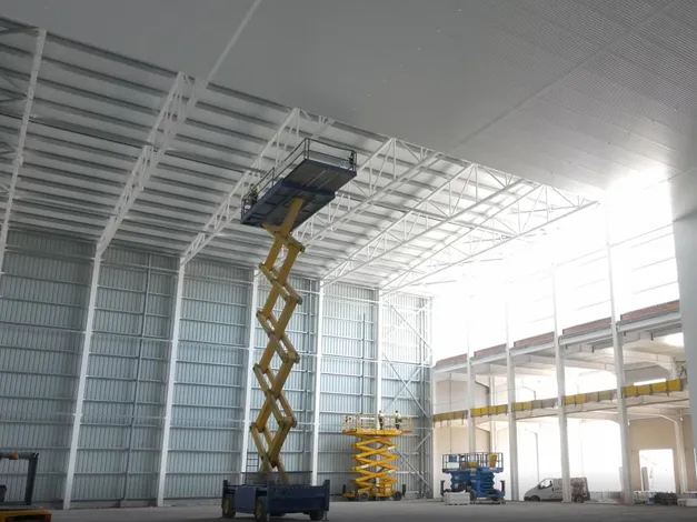 Estructura de las nuevas cámaras frigoríficas en construcción